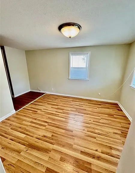 904 Sherman Ave — Photo 5