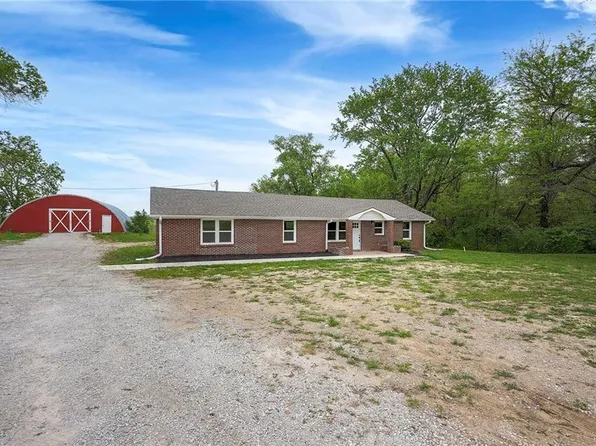 1129 NW Us Highway 50, Centerview, MO 64019