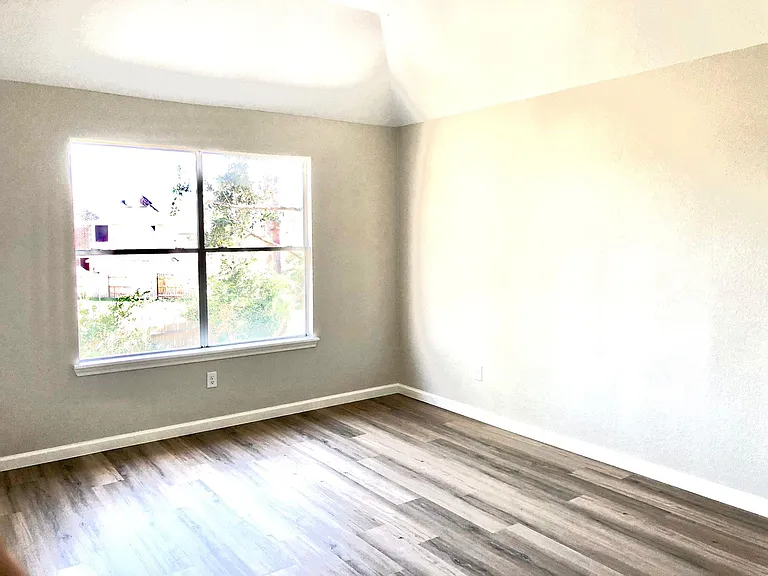 5711 Silver Bay Ct — Photo 28