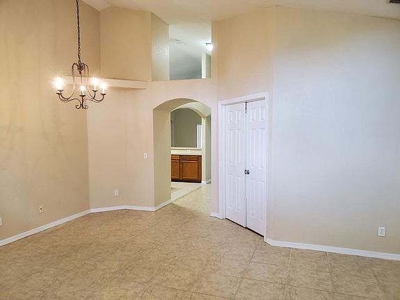 3rd image of 1404 Vista Del Lago Blvd