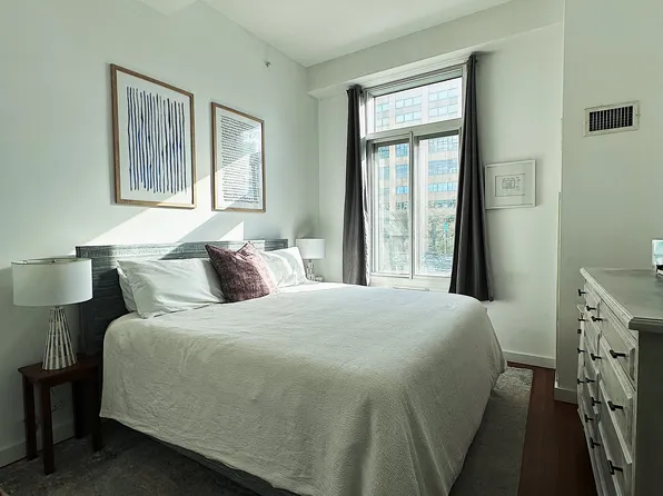 85 Adams Street image 6 of 12