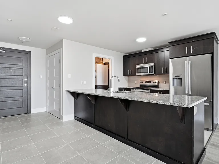 15 Kings Wharf Pl #406 — Photo 3