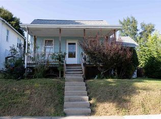 132 E Wilson St, Oxford, IA 52322