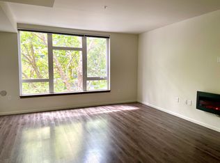 204 5th Ave N #402, Seattle, WA 98109