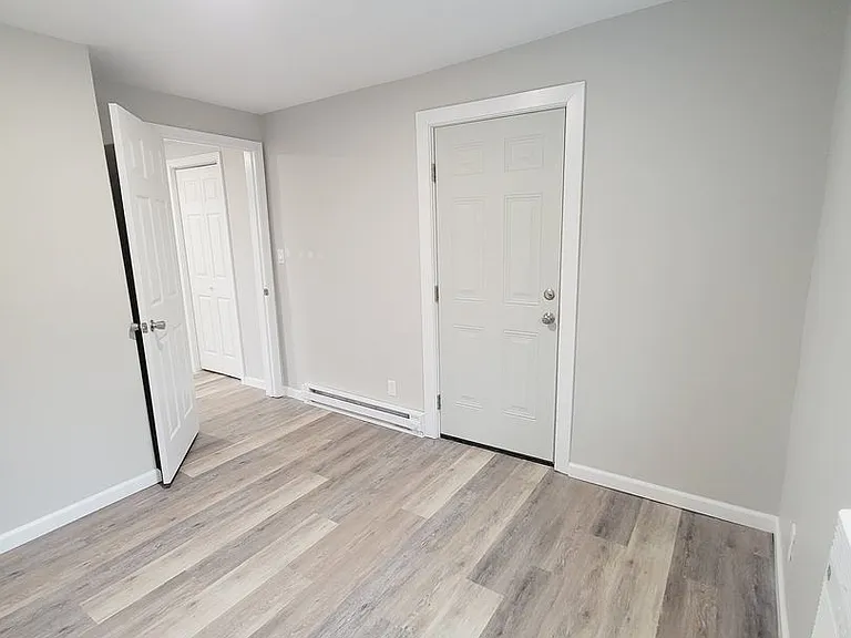 1112 Bedford Ave — Photo 6