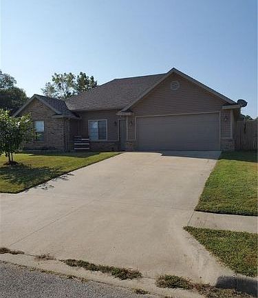 2nd image of 761 Crawford Ln