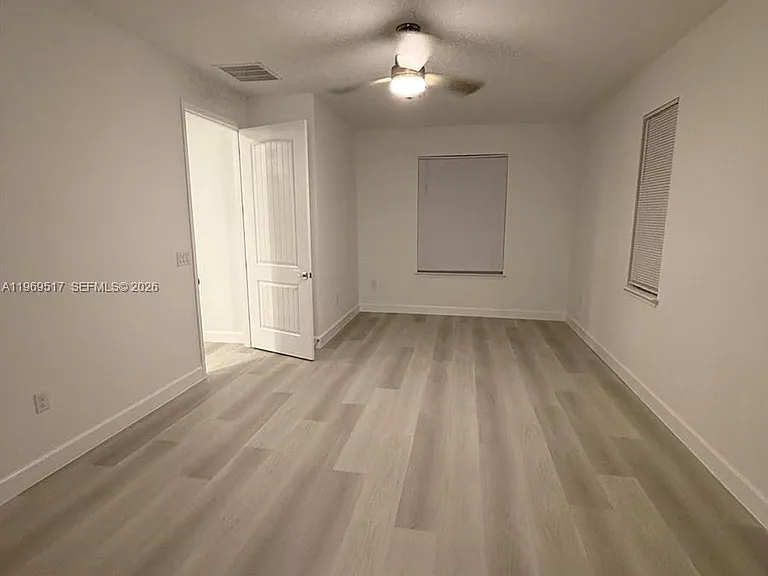 1255 Wadsworth St SE — Photo 4