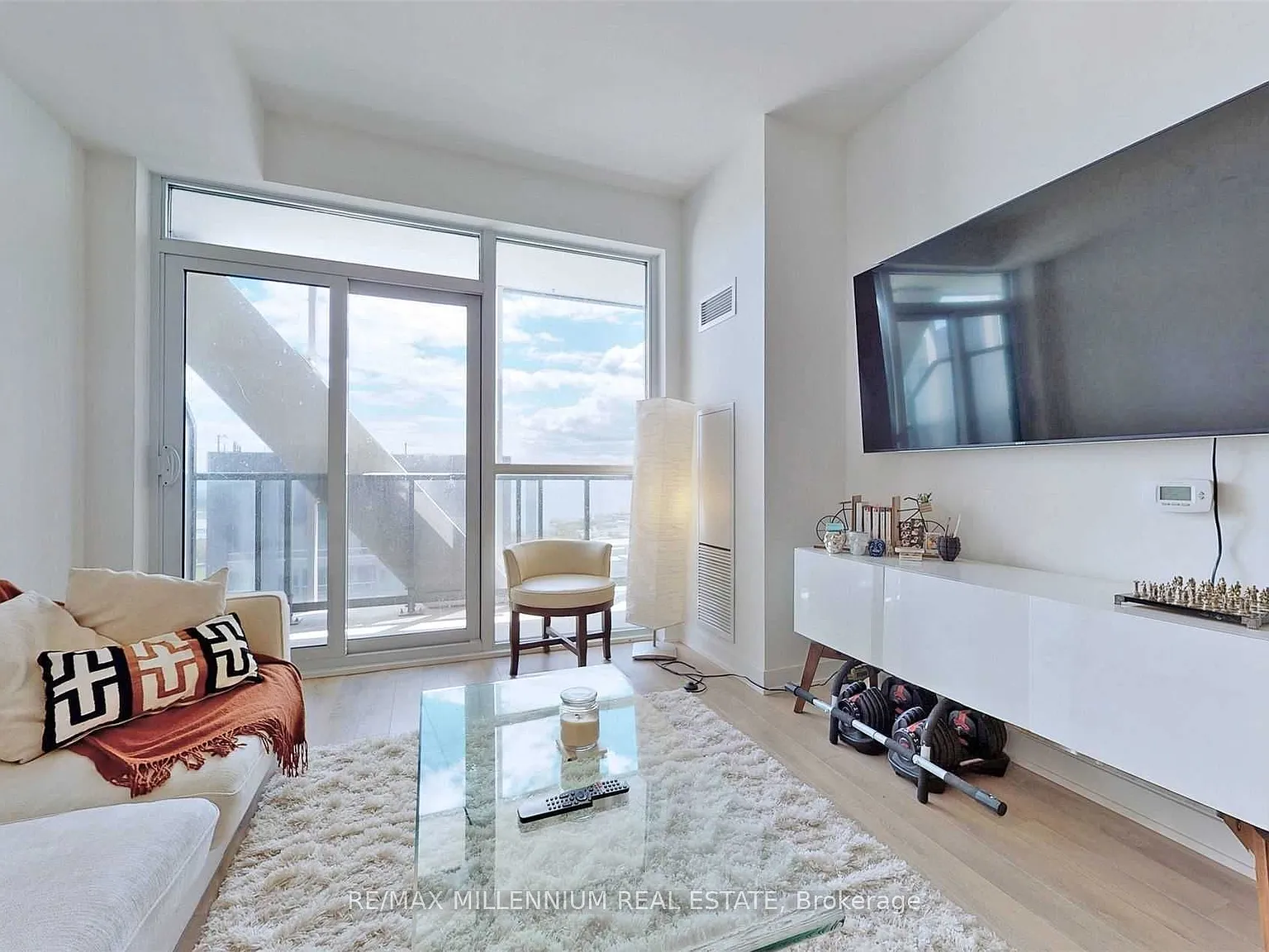 Playground Condos — Photo 3