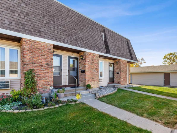 221 12 1/2 Ave E, West Fargo, ND 58078