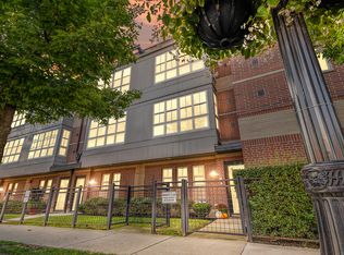 47 E 23rd St, Chicago, IL 60616