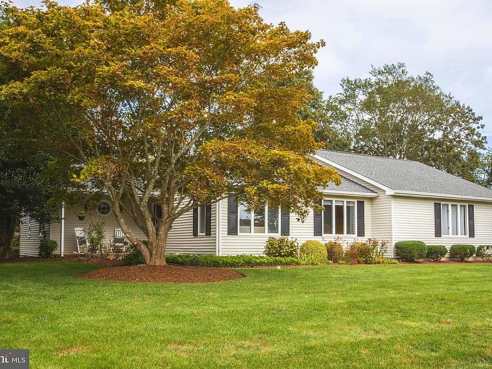 1st image of 7 W Buckingham Dr