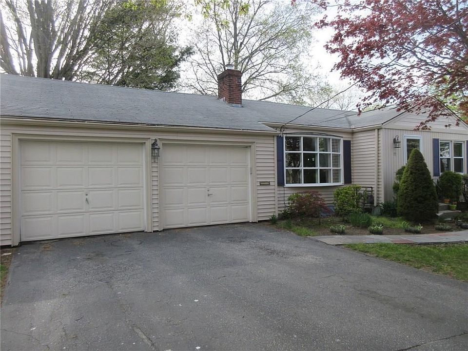1st image of 11 Cortland Ln