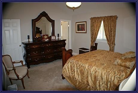 Master Suite - 10' ceilings!