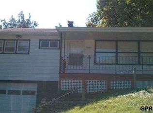 2963 Ed Creighton Ave, Omaha, NE 68105