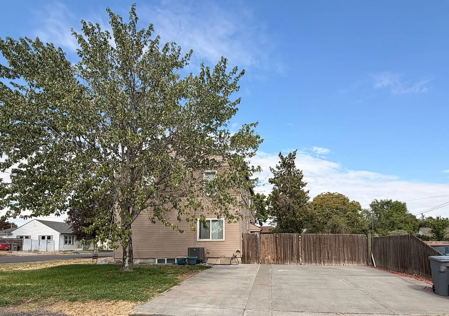 Richland 'A' Duplex- 4 bed, 2 ba with Private Yard — Photo 3