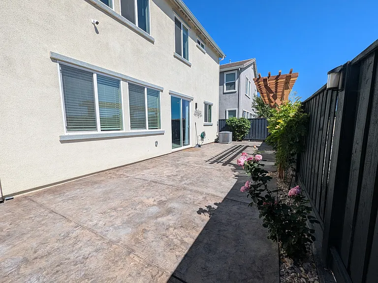 181 Damasco Ln — Photo 16