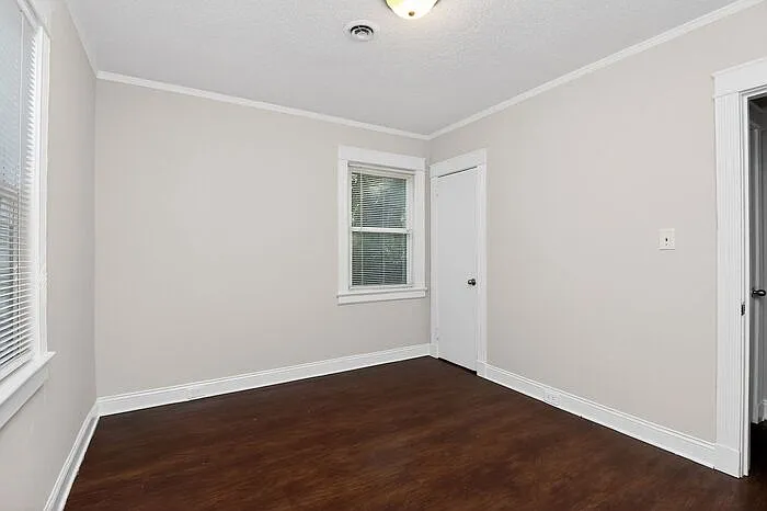 420 Plymouth Ave — Photo 27