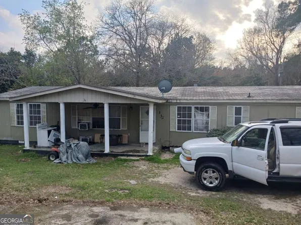 133 McKinnon St, Claxton, GA 30417
