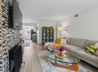 10960 Bluffside Dr APT 102, Studio City, CA 91604