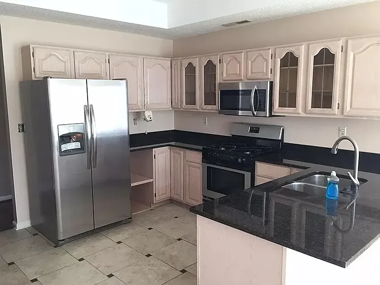 22 Lord Calvert Dr — Photo 3