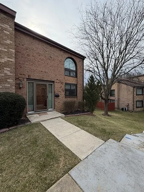 3 bed, 2.5 bath, 1428 sqft, $2,800 — Photo 2