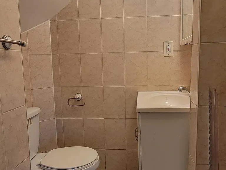 227 Main St — Photo 14