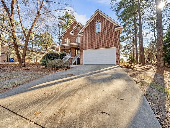 3rd image of 5833 Mockingbird Ln