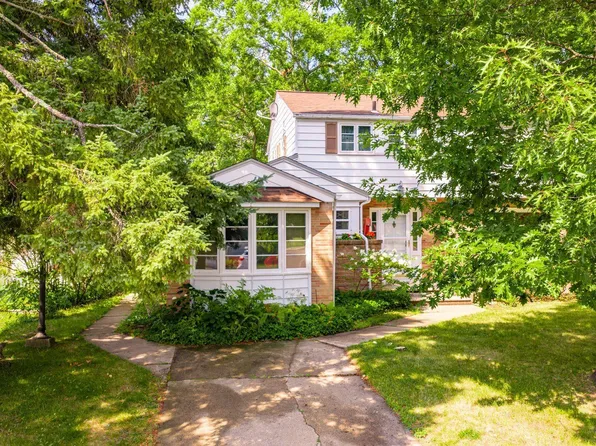 11 S 4th St W, Aurora, MN 55705