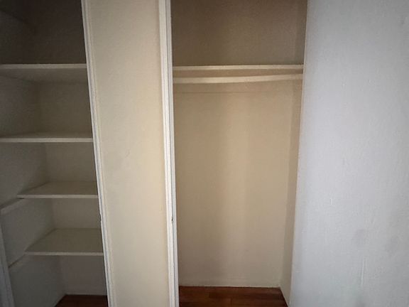 4th image of 14055 Burden Cres