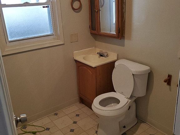 5th image of 3415 Wilson St