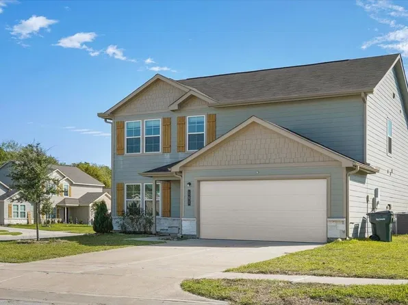 101 Bering Dr, Huntsville, TX 77320