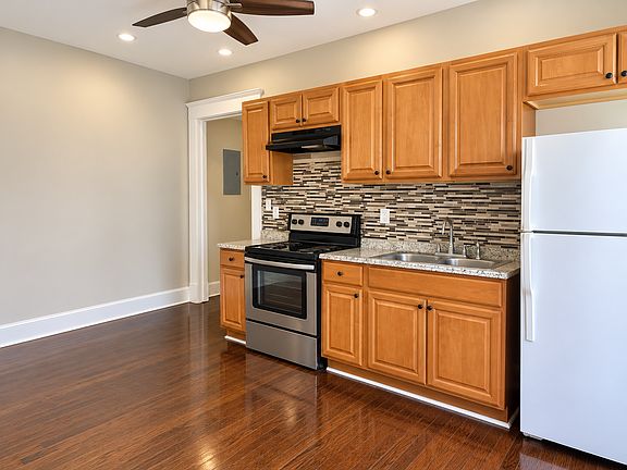 3rd image of 1465 S Gordon St SW APT 3