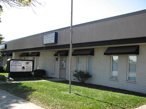 2nd image of 320 N Lake St