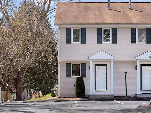 3rd image of 165 Holland St Unit 3