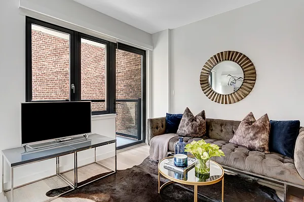 Rented by Compass | media 12