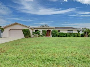 3250 Pebble Beach Dr, Lake Worth, FL 33467