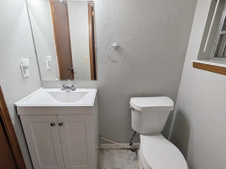 1915 S Jensen Ave — Photo 12