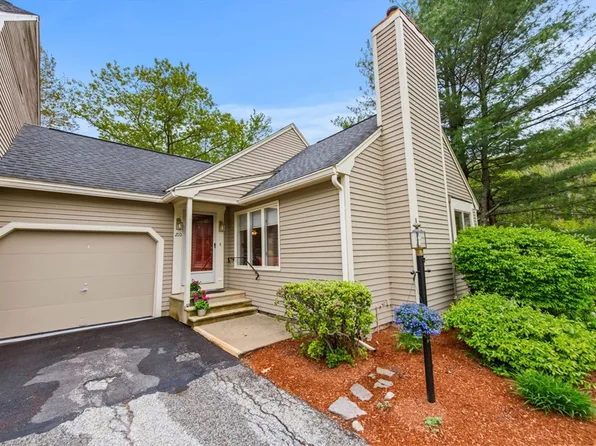 210 Brickett Hill Cir, Haverhill, MA 01830
