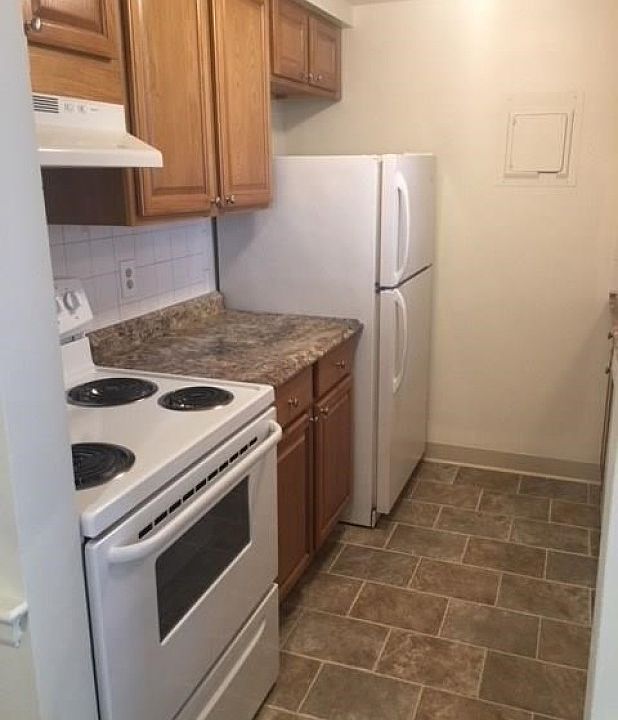 1st image of 2660 Elmwood Ave