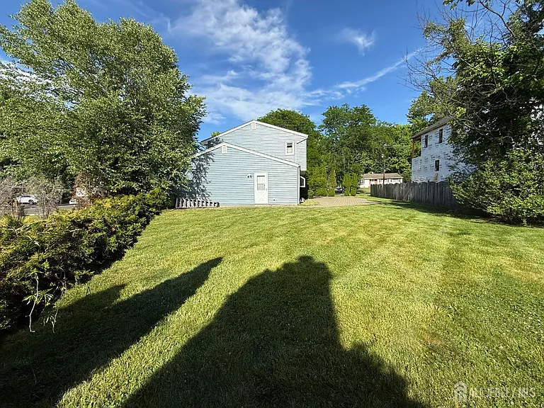 43 Jonathan Dr — Photo 27