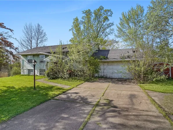 24858 Sherman St, Homeworth, OH 44634