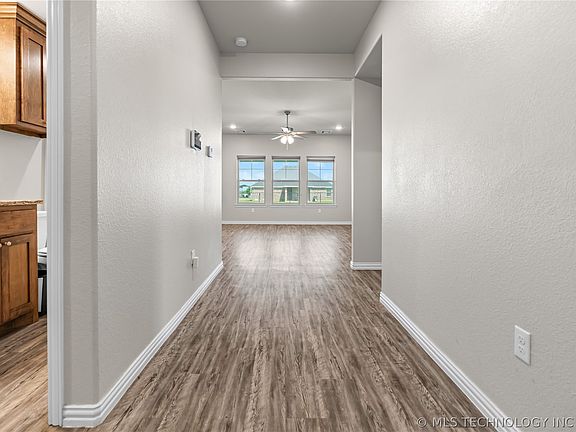 4th image of 394 Lake Meadow Loop Rd
