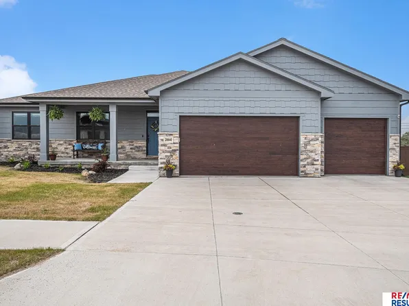 28640 Jessie Cir, Valley, NE 68064