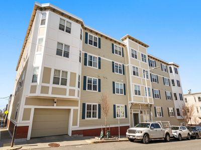 39 Dorchester St APT 10, South Boston, MA, 02127