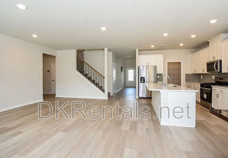 177 Water Oak Way — Photo 3
