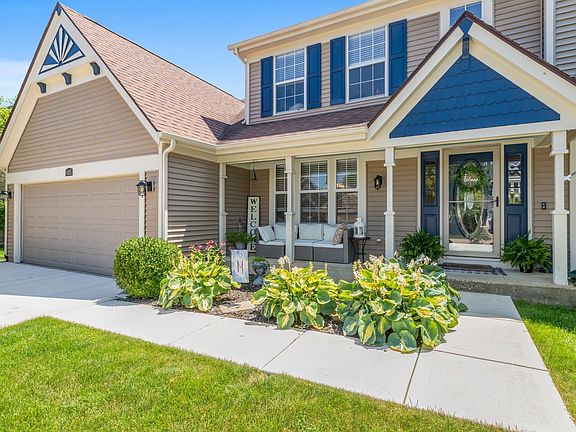 3rd image of 685 Morning Glory Ln
