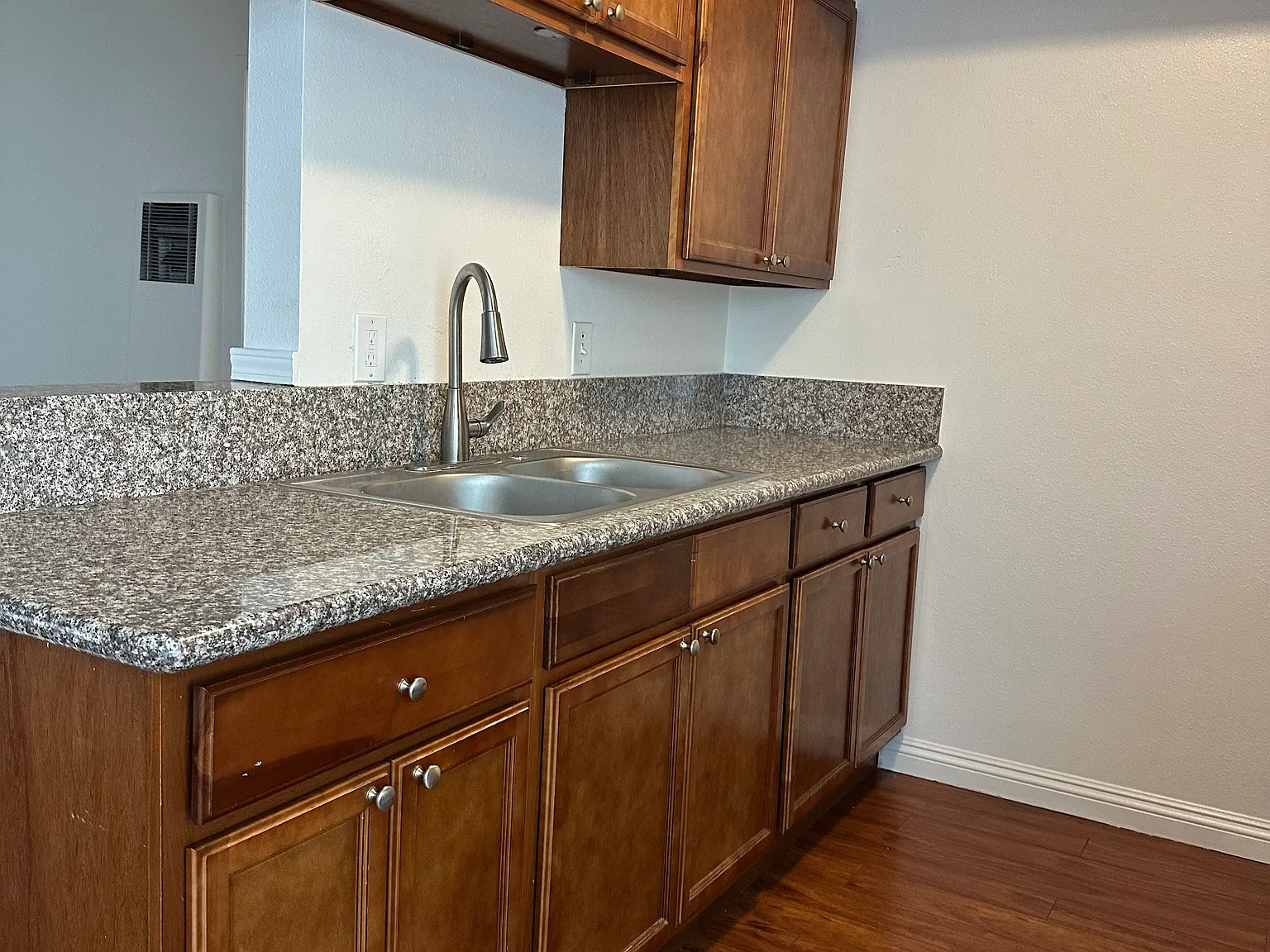 1 bed, 600 sqft, $1,950 — Photo 3