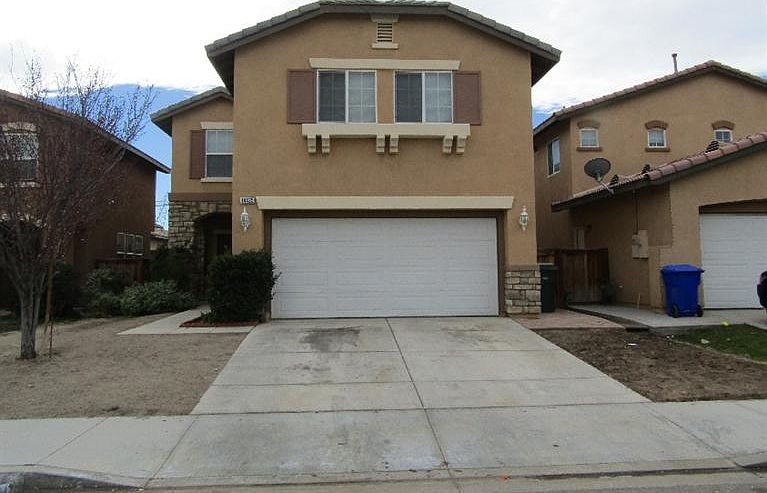 1st image of 14425 Moon Valley St
