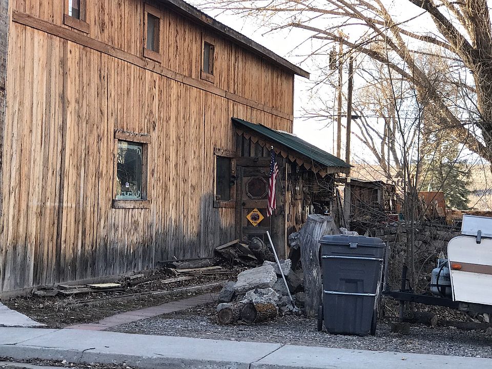 2nd image of 341 E Main St