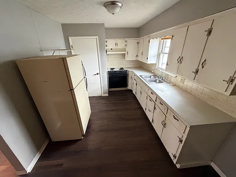 1410 W Atlantic St #B — Photo 4